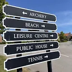 Gingerbread - Part Of The The Bay Village With Pool, Gym And Direct Access, Pub, Restaurant, Tennis And Meadows Walks Ferienhaus Filey