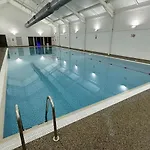 Gingerbread - Part Of The The Bay Village With Pool, Gym And Direct Access, Pub, Restaurant, Tennis And Meadows Walks Ferienhaus Filey