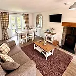 Ferienhaus Gingerbread - Part Of The The Bay Village With Pool, Gym And Direct Access, Pub, Restaurant, Tennis And Meadows Walks