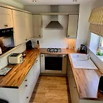 Ferienhaus Gingerbread - Part Of The The Bay Village With Pool, Gym And Direct Access, Pub, Restaurant, Tennis And Meadows Walks Filey