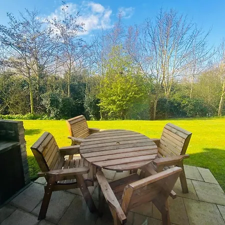 Gingerbread - Part Of The The Bay Village With Pool, Gym And Direct Access, Pub, Restaurant, Tennis And Meadows Walks Filey