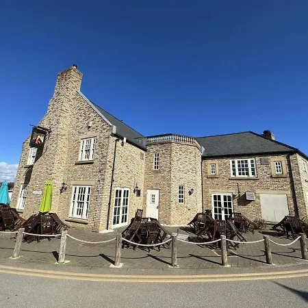 Gingerbread - Part Of The The Bay Village With Pool, Gym And Direct Access, Pub, Restaurant, Tennis And Meadows Walks * Filey