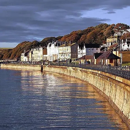 Gingerbread - Part Of The The Bay Village With Pool, Gym And Direct Access, Pub, Restaurant, Tennis And Meadows Walks 法利