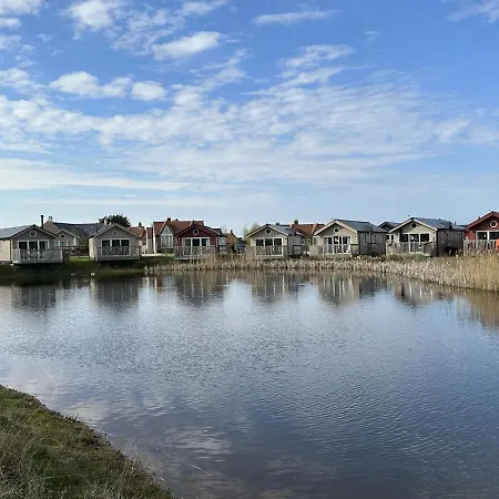 Gingerbread - Part Of The The Bay Village With Pool, Gym And Direct Access, Pub, Restaurant, Tennis And Meadows Walks 法利