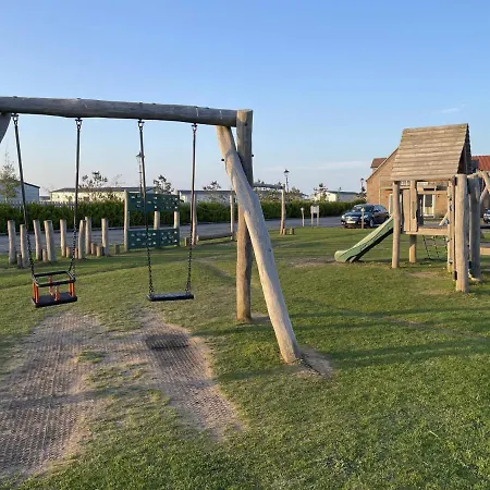 Gingerbread - Part Of The The Bay Village With Pool, Gym And Direct Access, Pub, Restaurant, Tennis And Meadows Walks * Filey